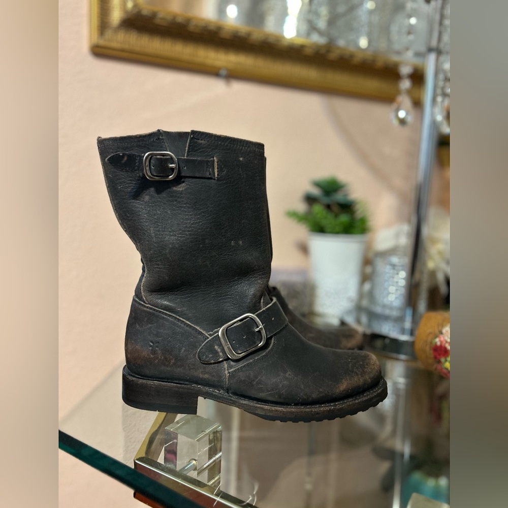 Frye Veronica Short Dark Brown Distressed Leather Ankle Boots Size 6.5